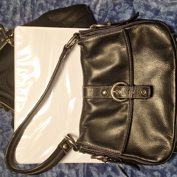 Purse - Picture 1 of 1
